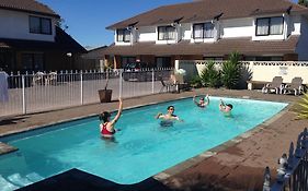 Palm City Motor Inn  4*
